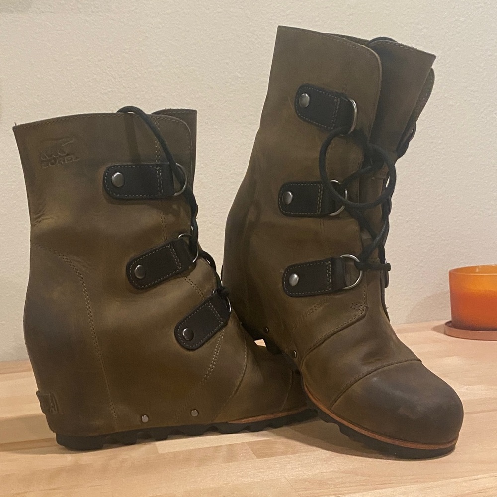 Sorel Women's Lace Up Brown Wedge Boots
